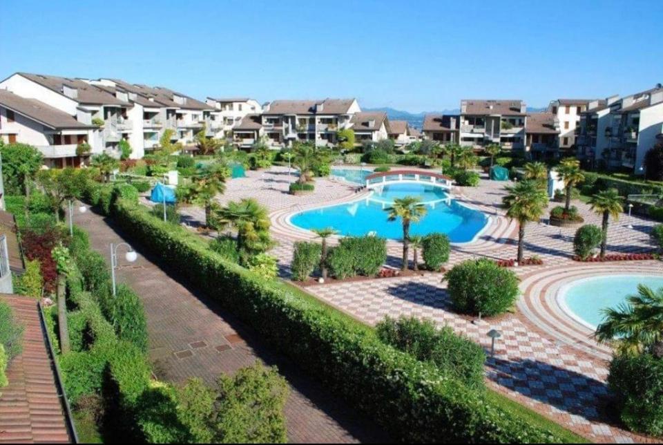 Apartamento Casa Lorenzo Desenzano del Garda Exterior foto