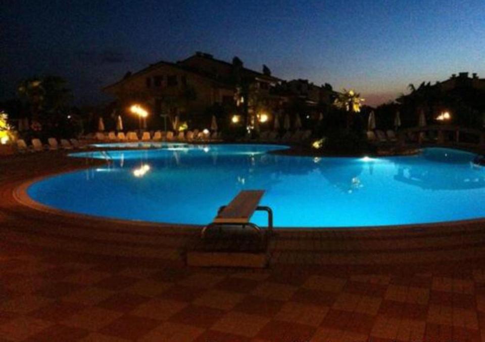 Apartamento Casa Lorenzo Desenzano del Garda Exterior foto