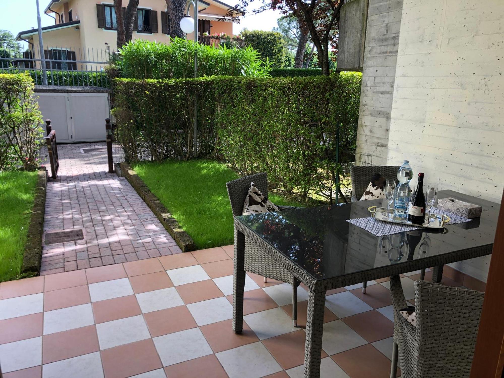 Apartamento Casa Lorenzo Desenzano del Garda Exterior foto